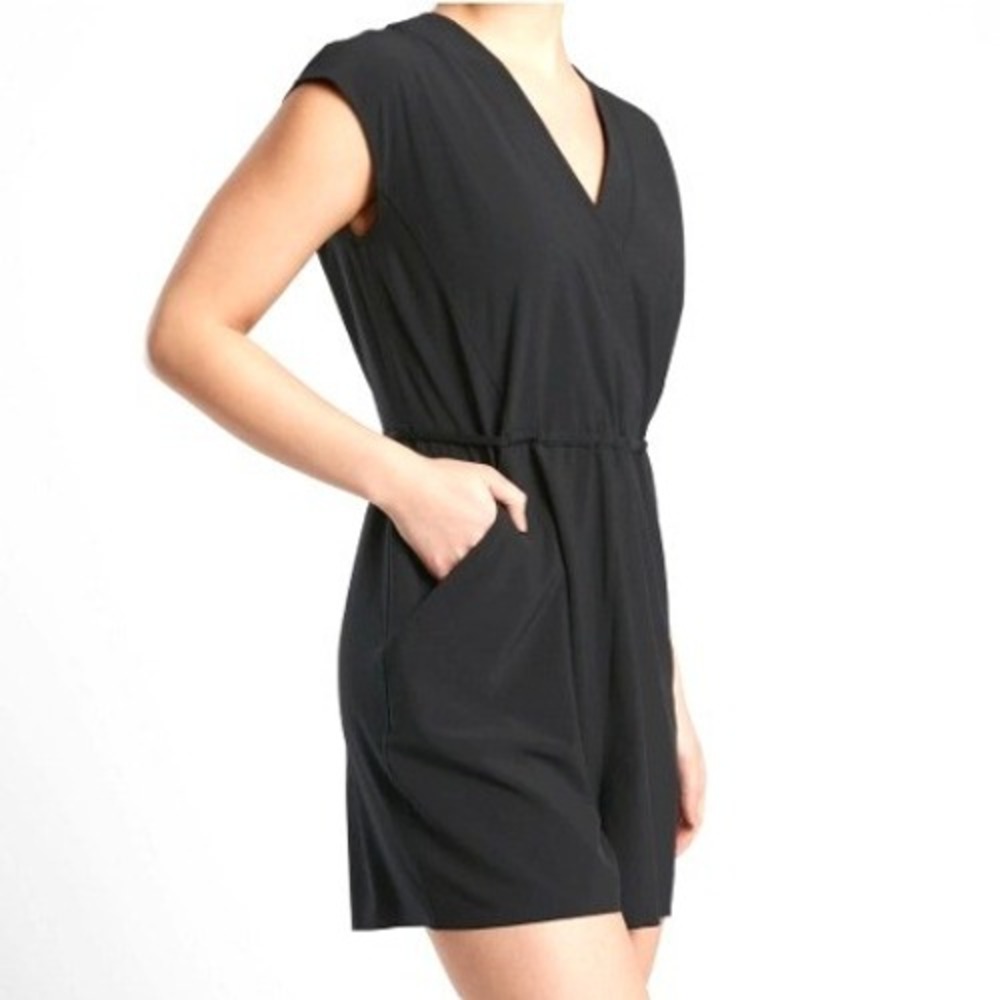 ATHLETA Women's 3X Black V-Neck Short Sleeve Drawstring Marlow Romper Pockets